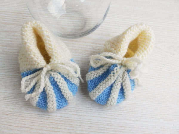 knitted baby sneakers