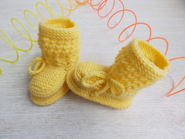baby girl knitted booties